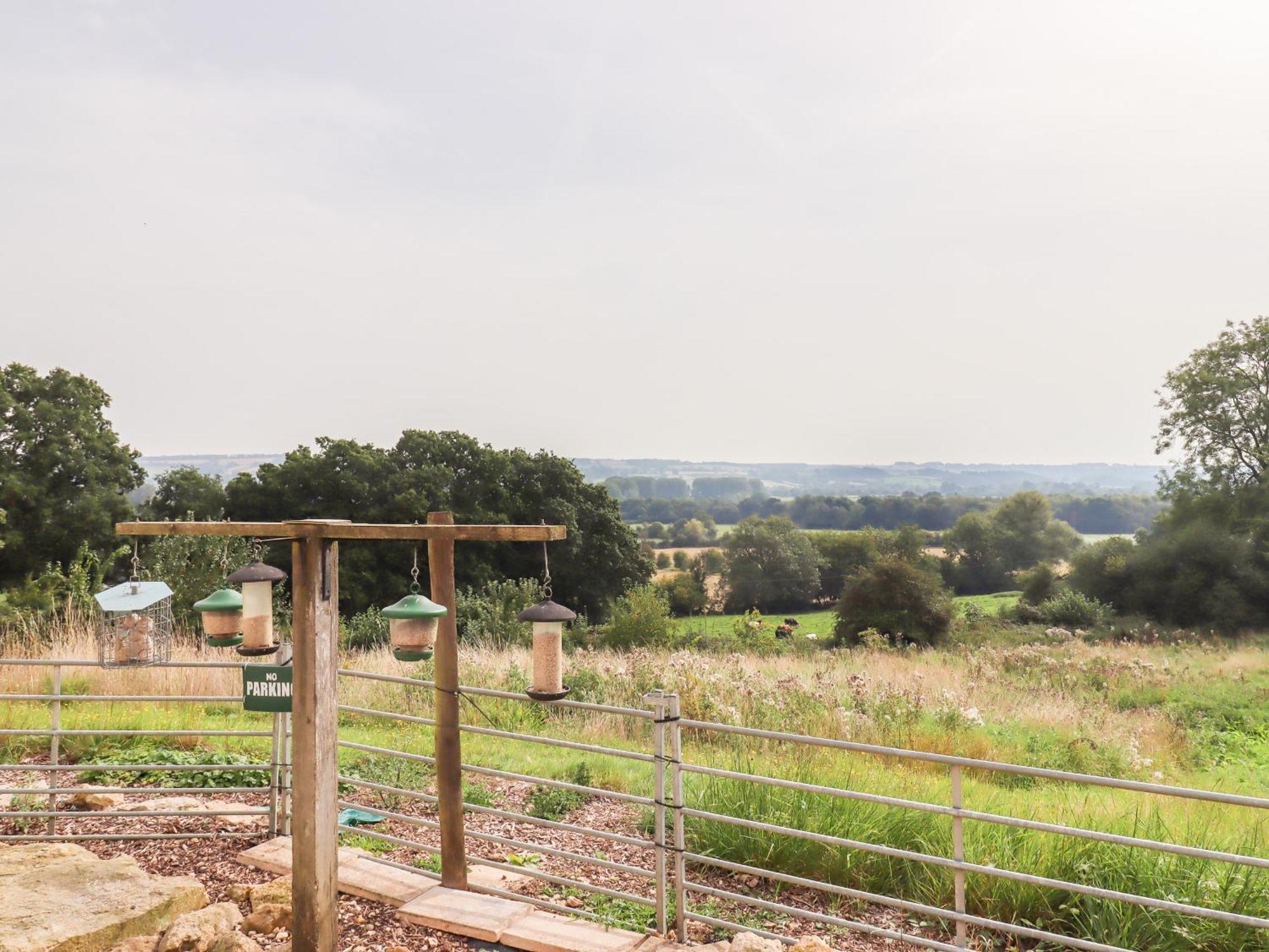 Beautiful Cotswold View Apartment Bourton-on-the-Water Luaran gambar